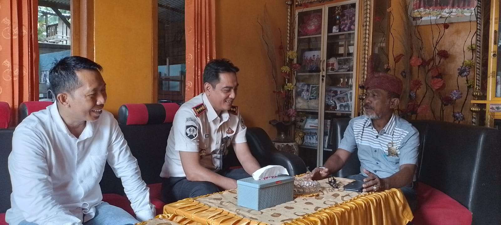 Lanjutkan Silaturahmi, Kalapas Kalianda Kunjungi Kediaman Pemuka Adat Lampung Selatan