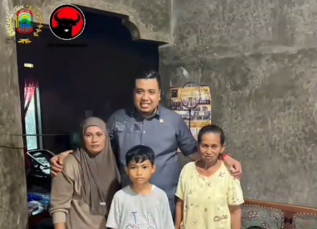 Merik Havit Salurkan Tali Asih Anggota Komisi III DPR RI Kepada Keluarga Mbah Mujiran