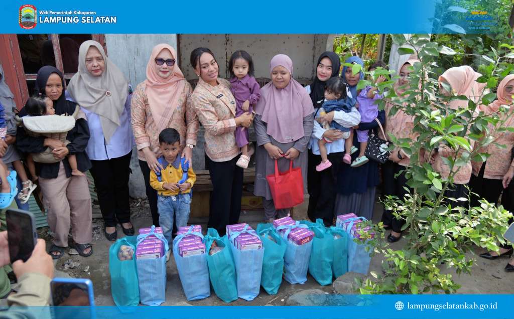 Sentuh Langsung Keluarga Penerima Bantuan, Ketua TP PKK Lampung Selatan Perkuat Pendampingan Anak Berisiko Stunting